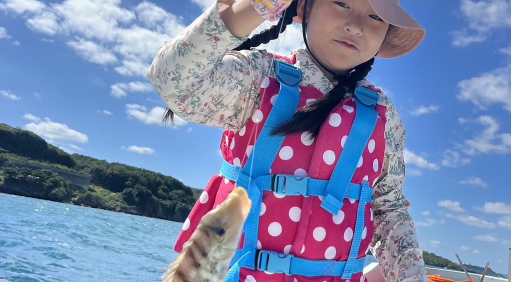 釣りを楽しむ女の子