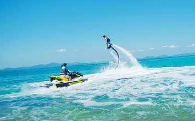 沖縄マリンスポーツ・アクティビティならマリンアイランド|パラセーリング